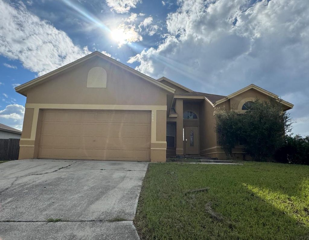 Photo of 6565 Crews Vue Loop, Lakeland, FL 33813 (MLS # S5135284)