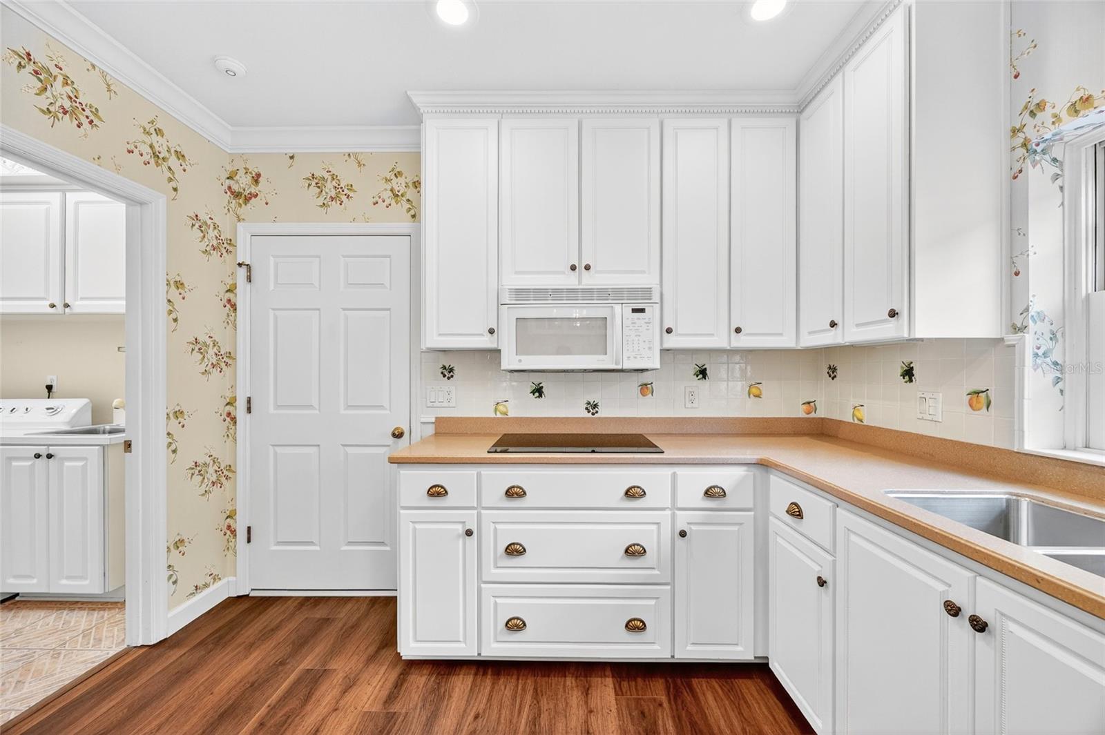 BAY HILL VILLAGE NORTH CONDO - Residential