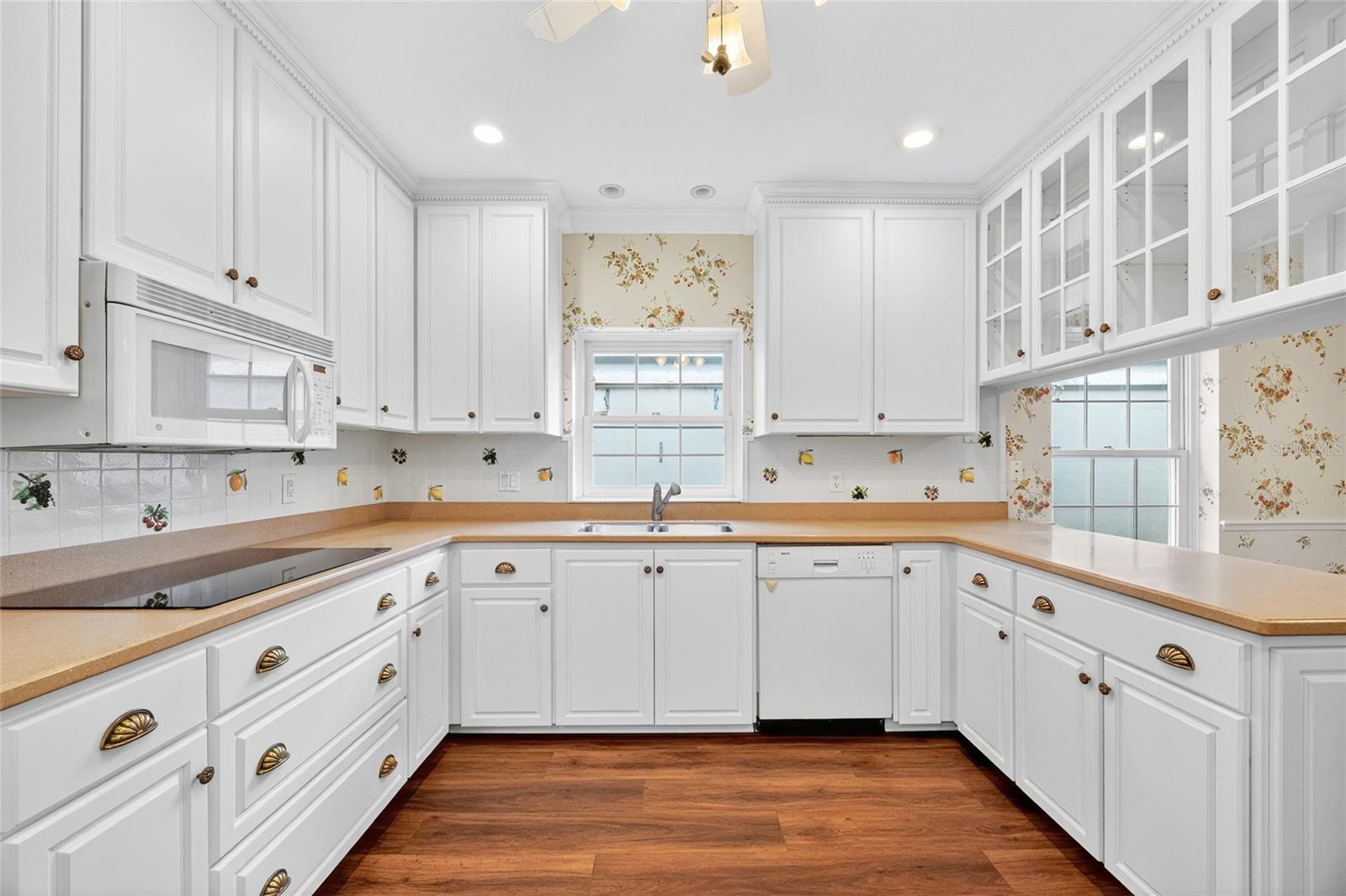 BAY HILL VILLAGE NORTH CONDO - Residential