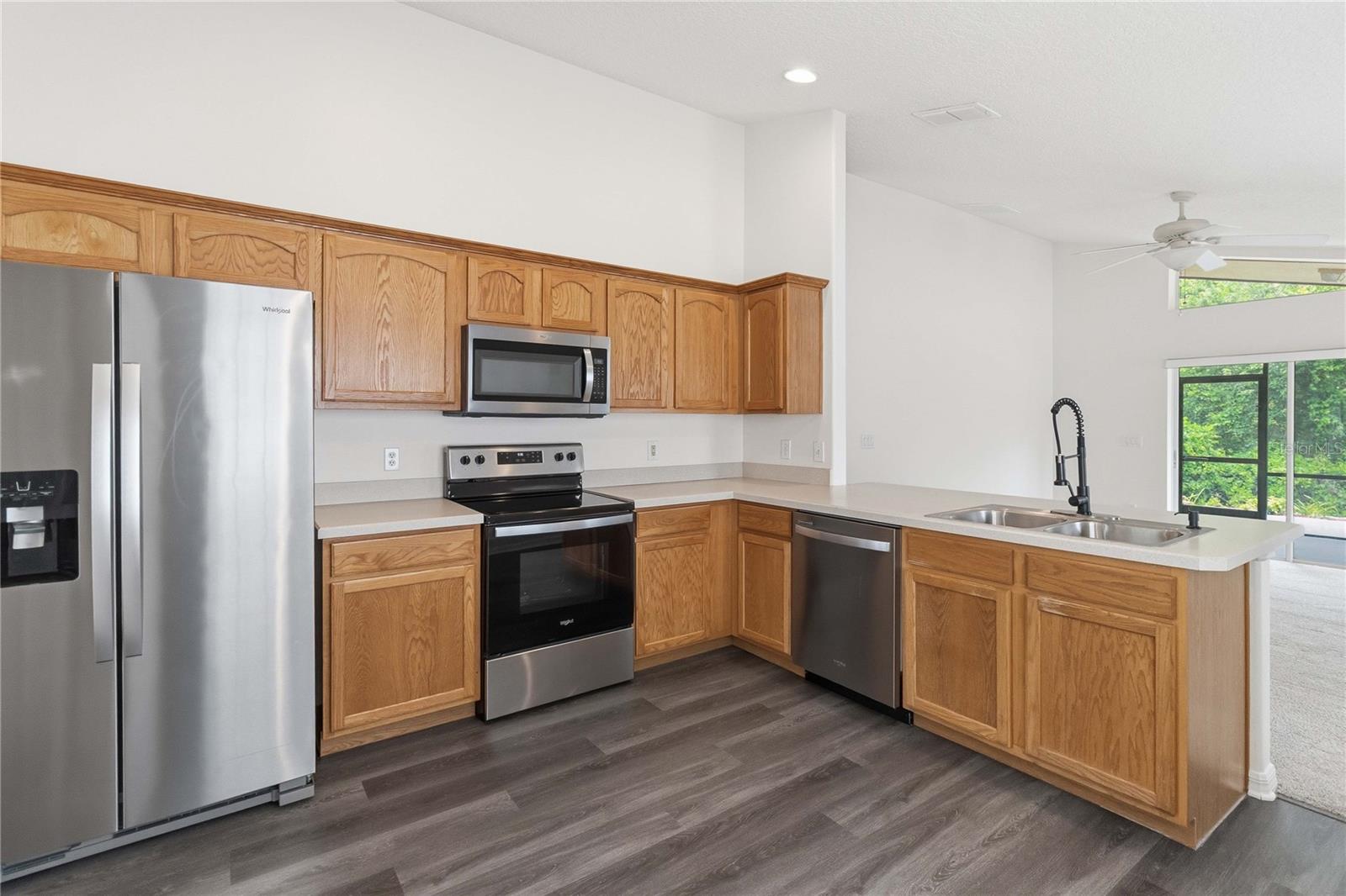 MOSS PARK LNDGS A C E F G H I & - Residential