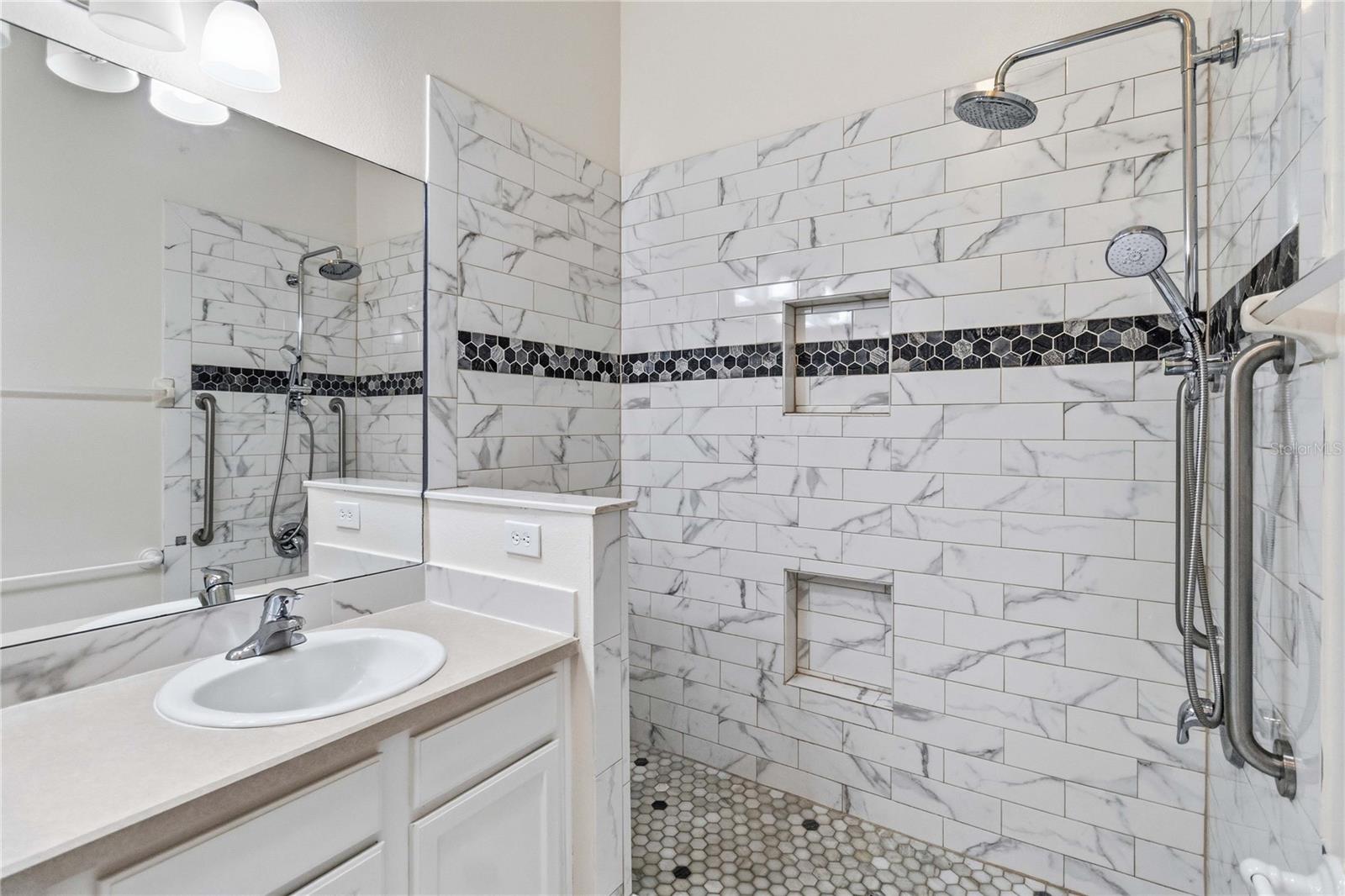 MOSS PARK LNDGS A C E F G H I & - Residential