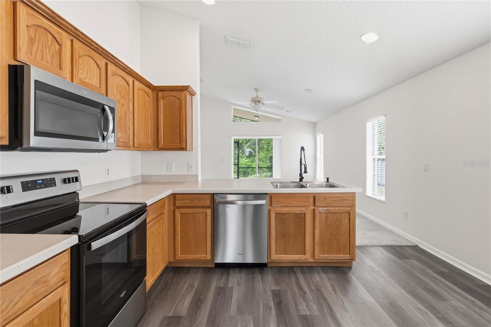 MOSS PARK LNDGS A C E F G H I & - Residential