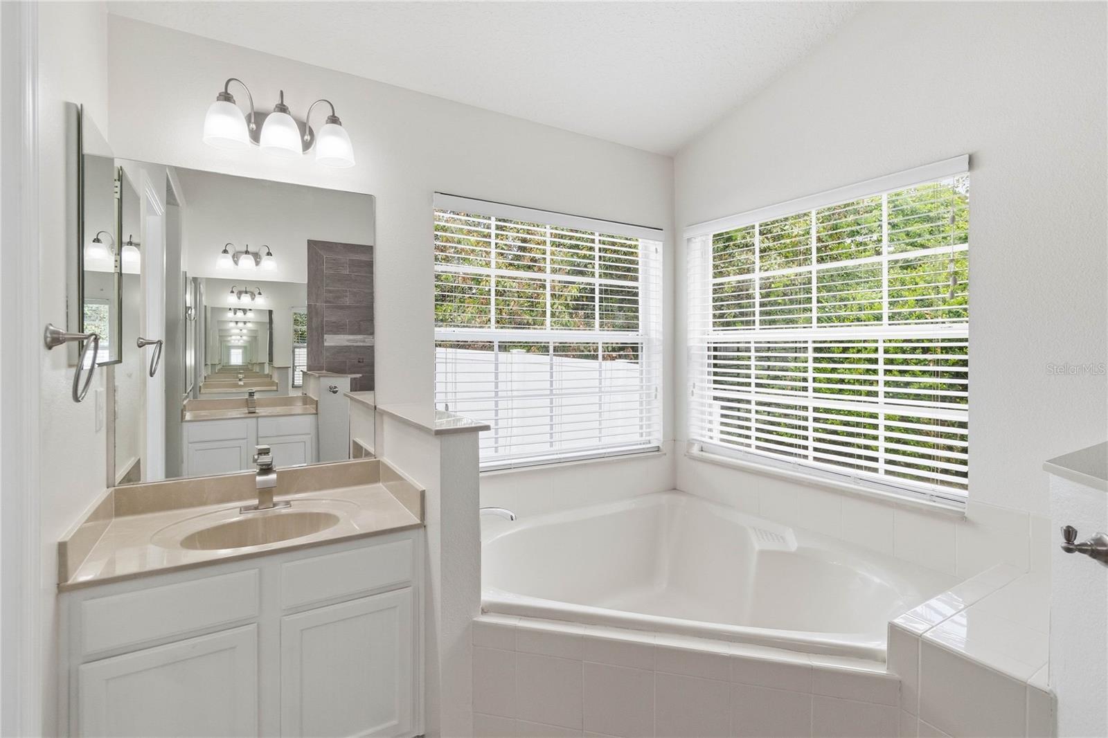 MOSS PARK LNDGS A C E F G H I & - Residential