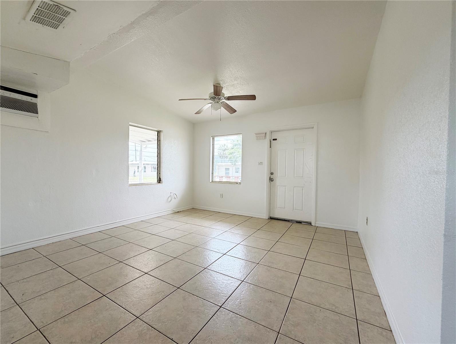 208 MARTIN DRIVE NE