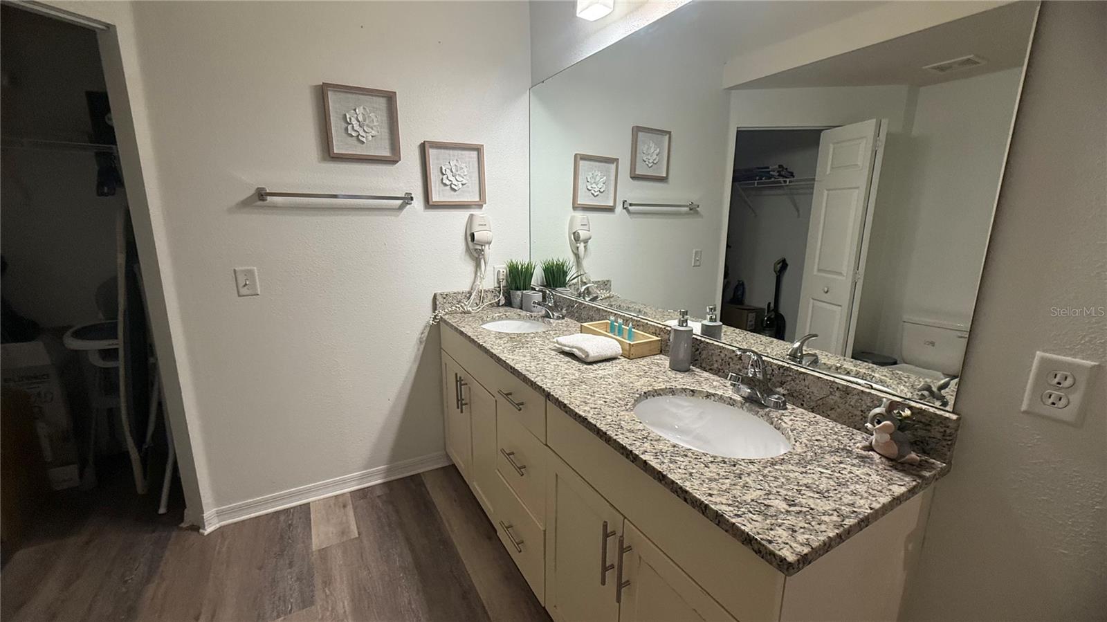 WEST LUCAYA VILLAGE - Residential