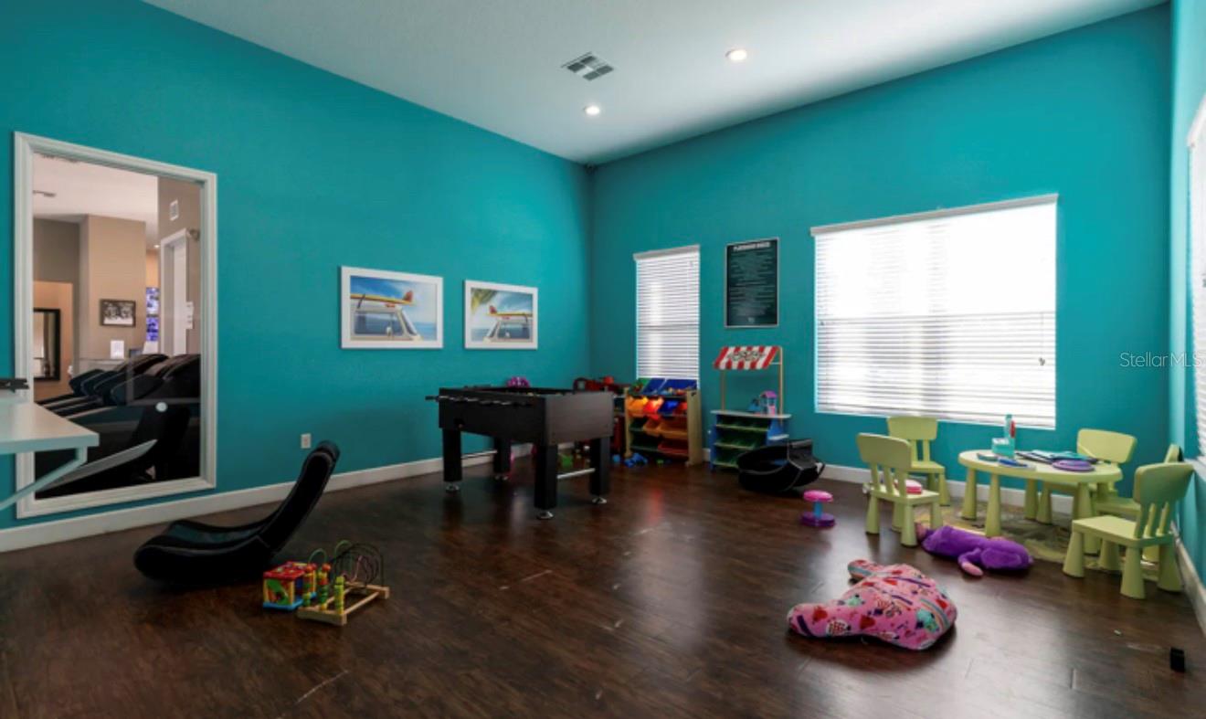 WEST LUCAYA VILLAGE - Residential