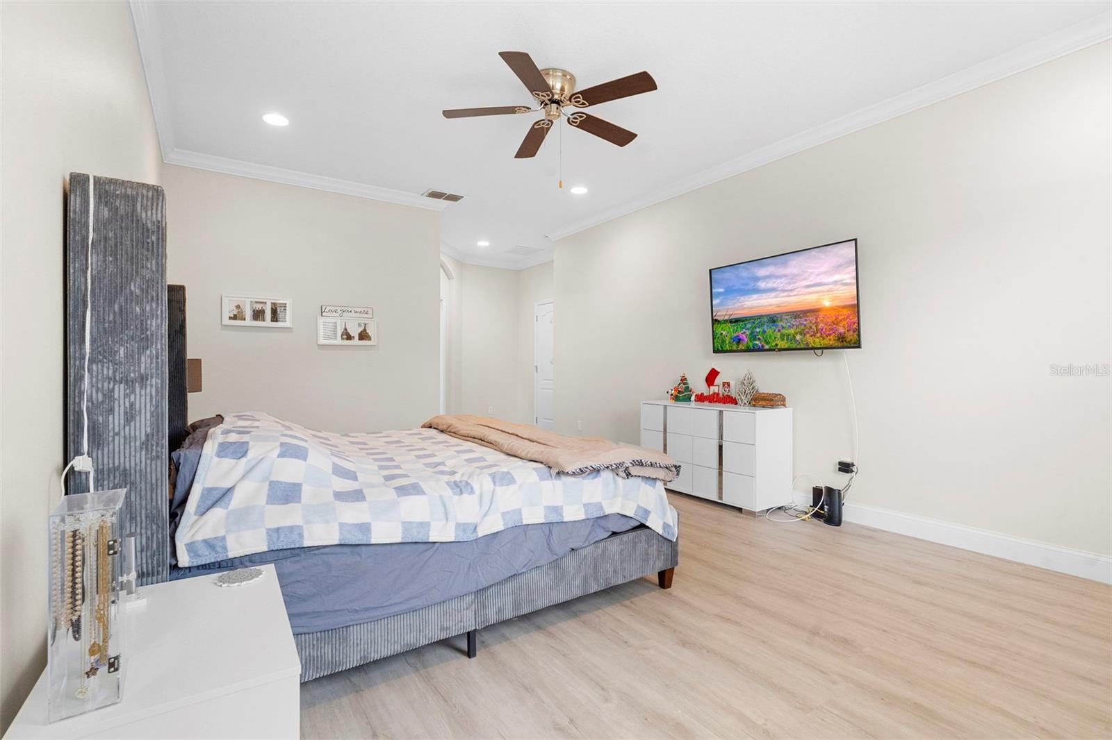 WEST LAKE HANCOCK ESTATES - Residential