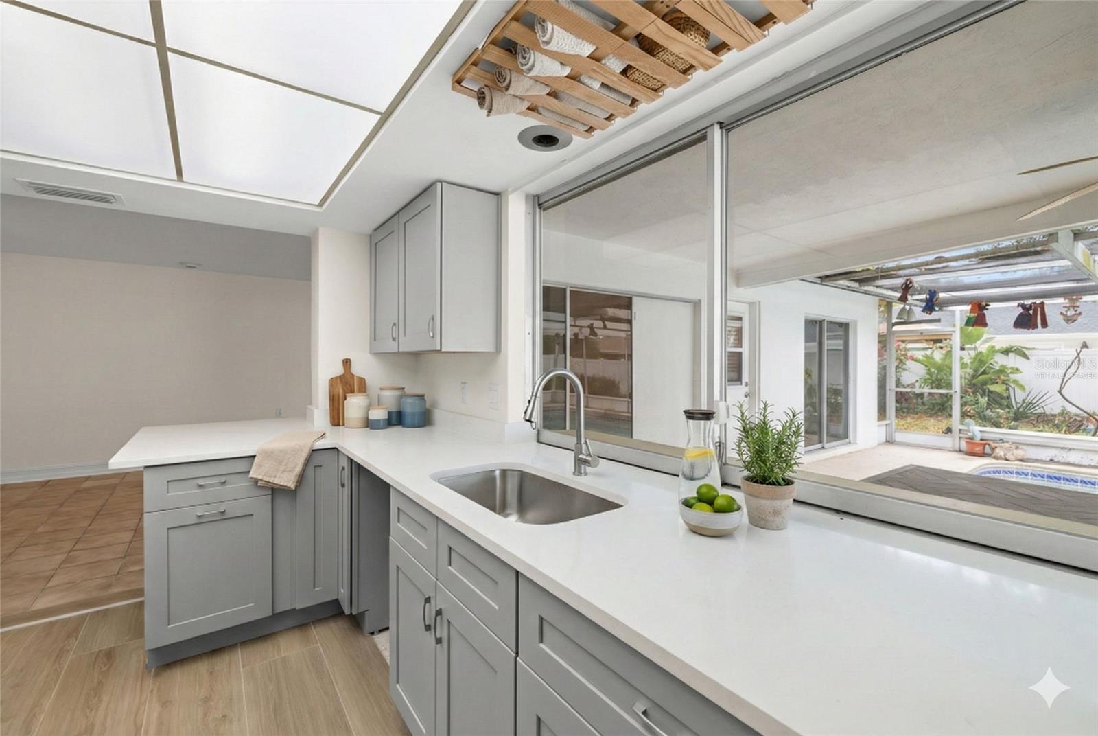 SHORE ACRES PT REP OF 2ND REP OF VENICE SE - Residential