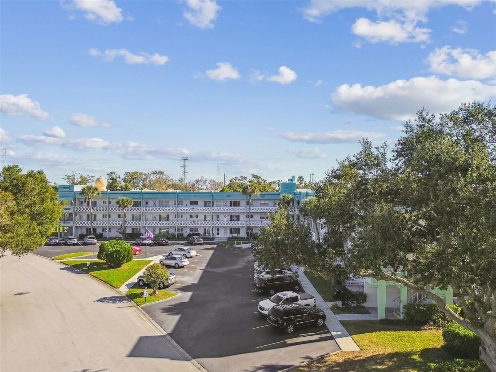 ON TOP OF THE WORLD - Residential