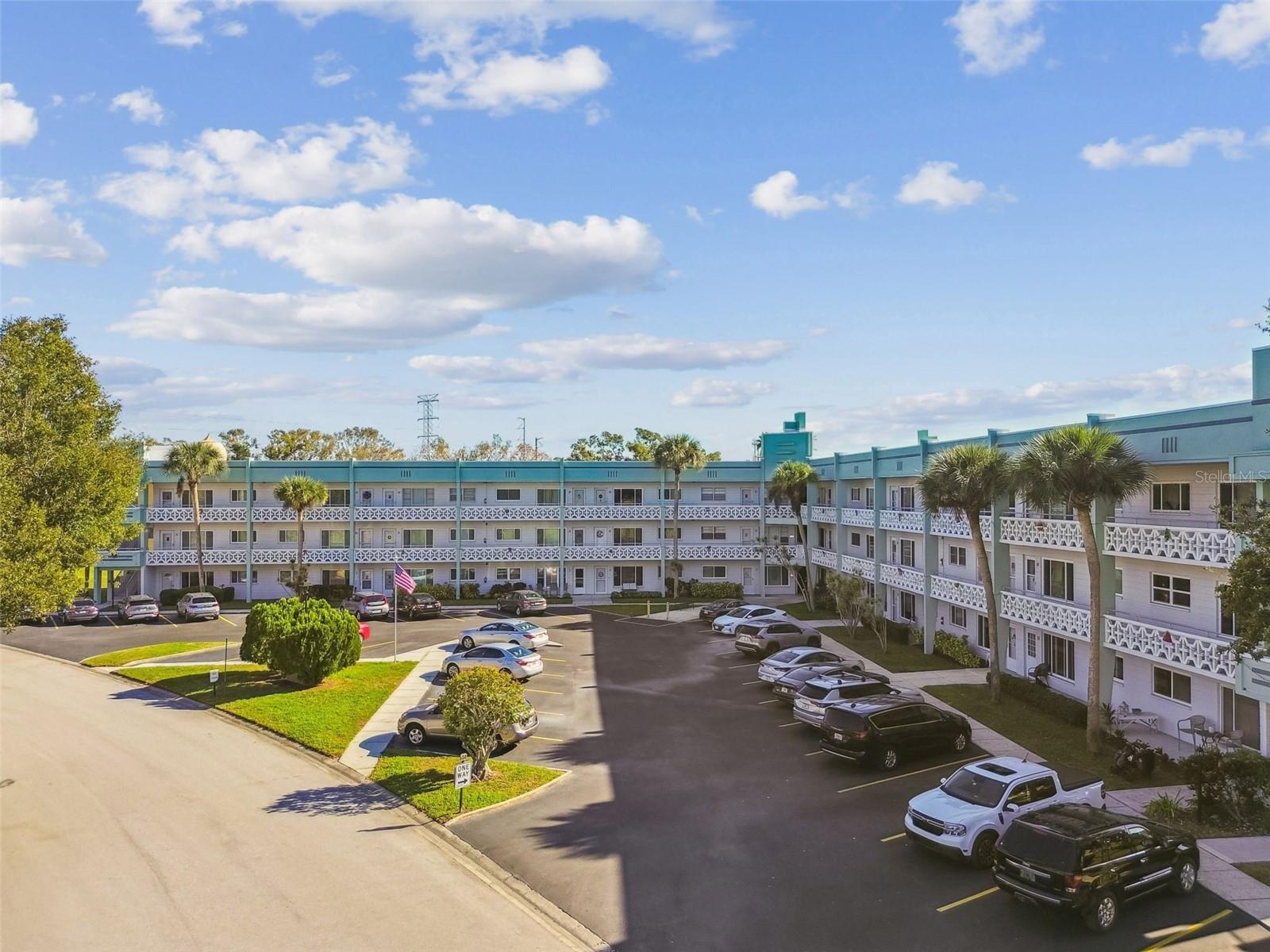 ON TOP OF THE WORLD - Residential