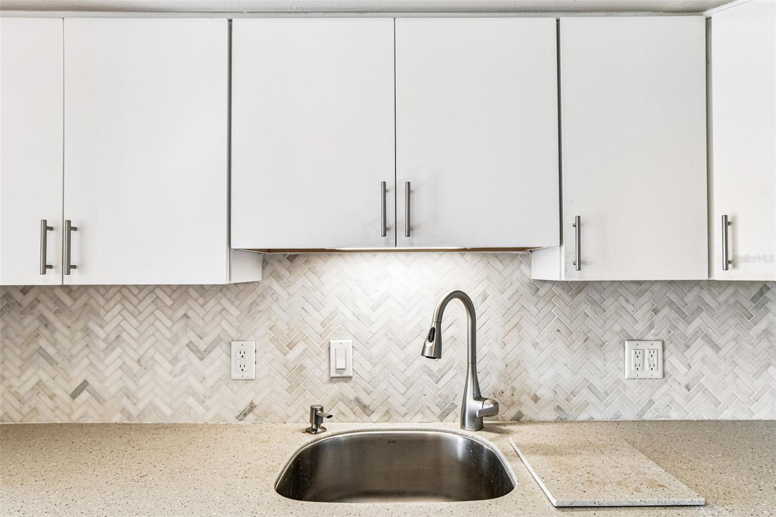 ON TOP OF THE WORLD - Residential