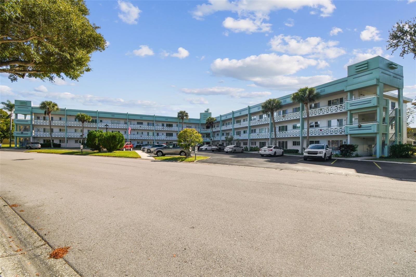 ON TOP OF THE WORLD - Residential