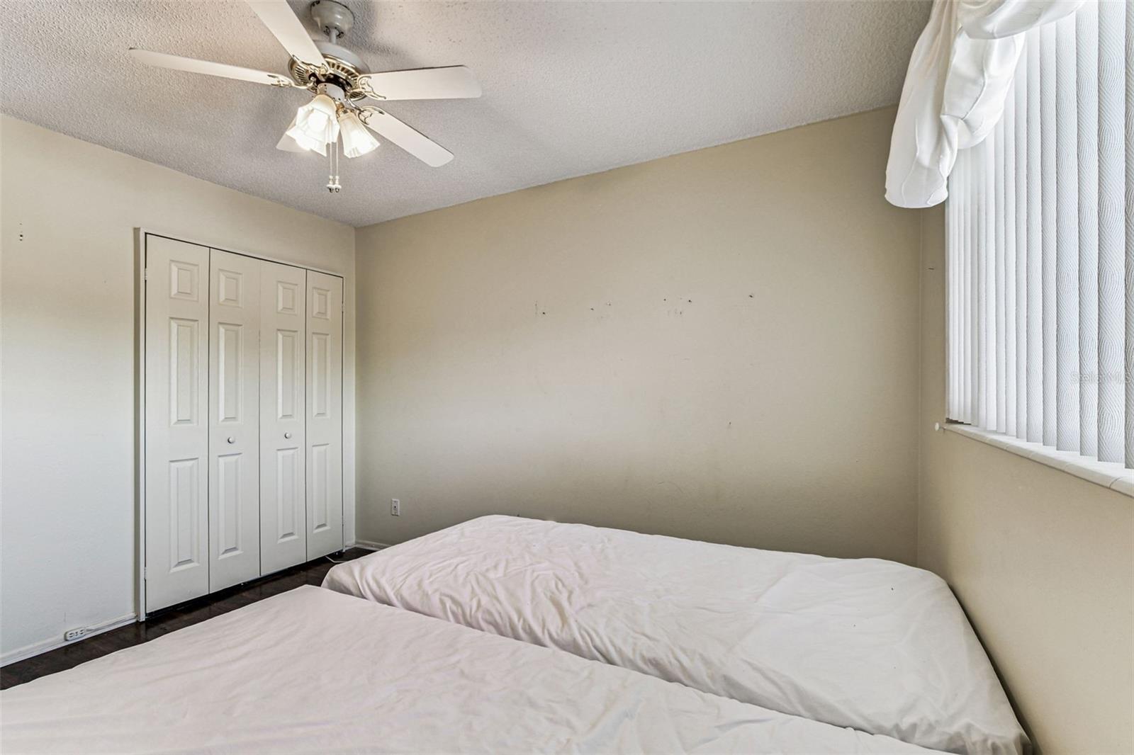 ON TOP OF THE WORLD - Residential