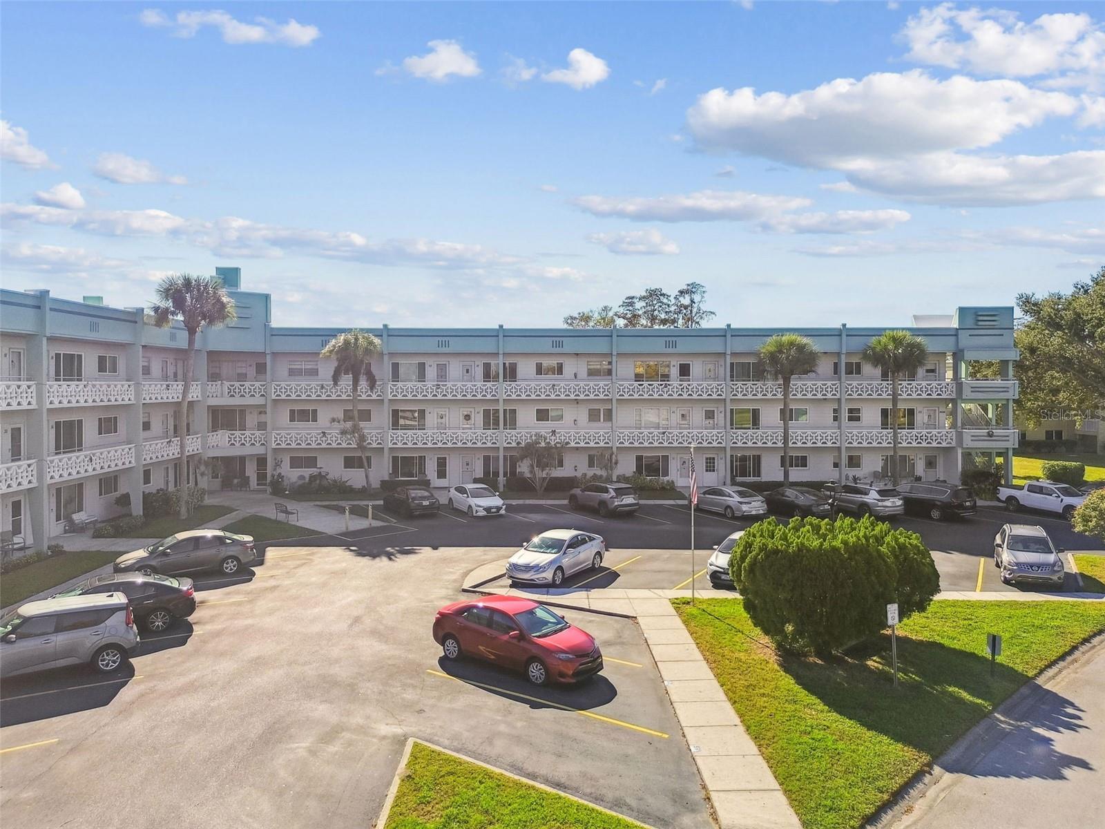 ON TOP OF THE WORLD - Residential