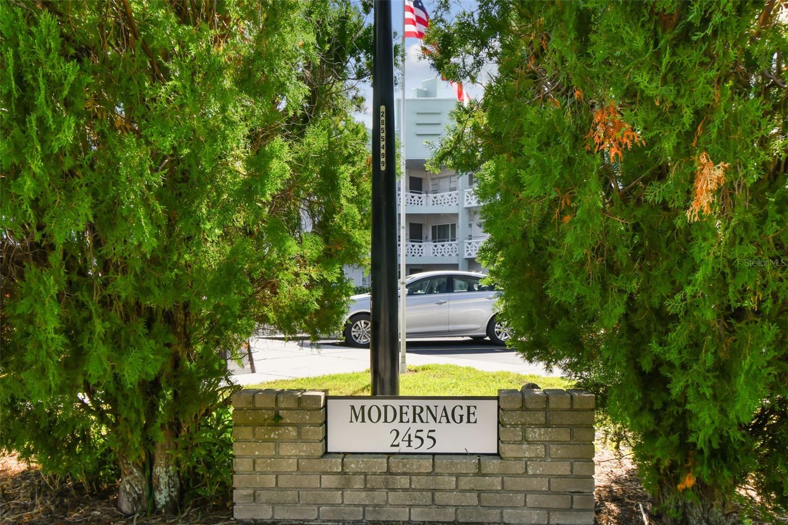 ON TOP OF THE WORLD - Residential