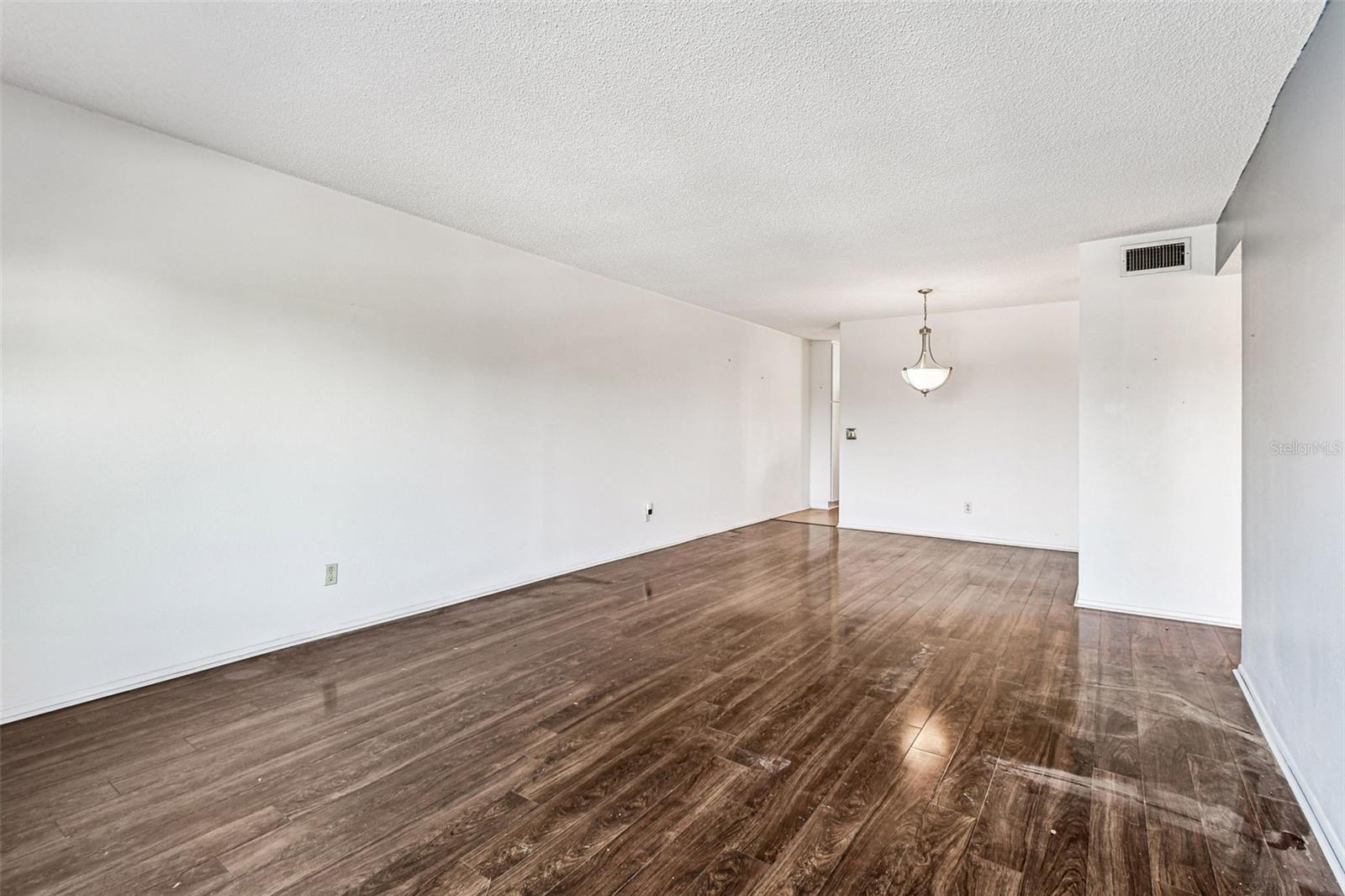 ON TOP OF THE WORLD - Residential