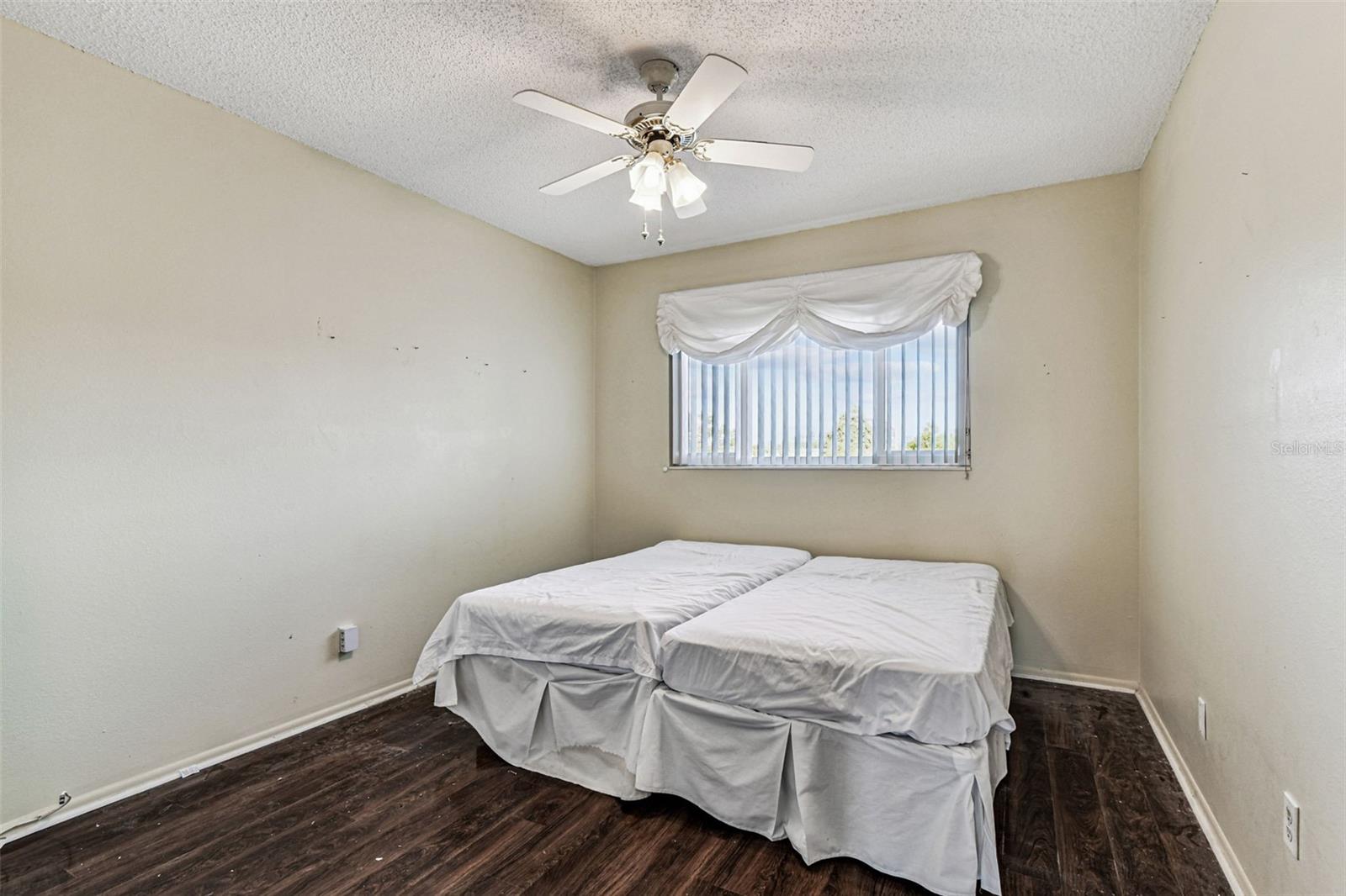 ON TOP OF THE WORLD - Residential