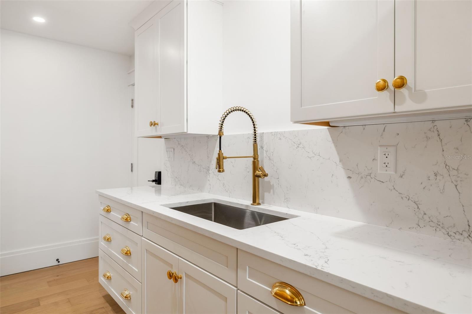 OYSTER BAY ESTATES - Residential