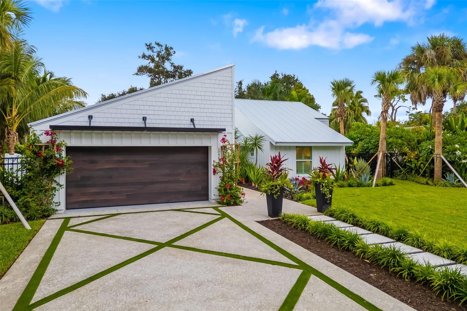 OYSTER BAY ESTATES - Residential