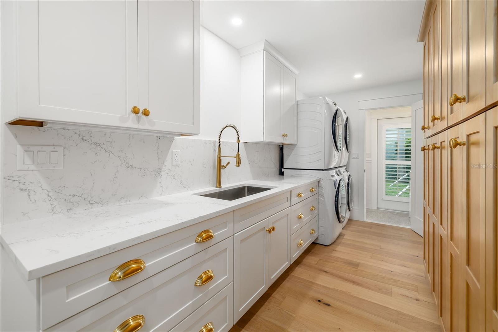 OYSTER BAY ESTATES - Residential