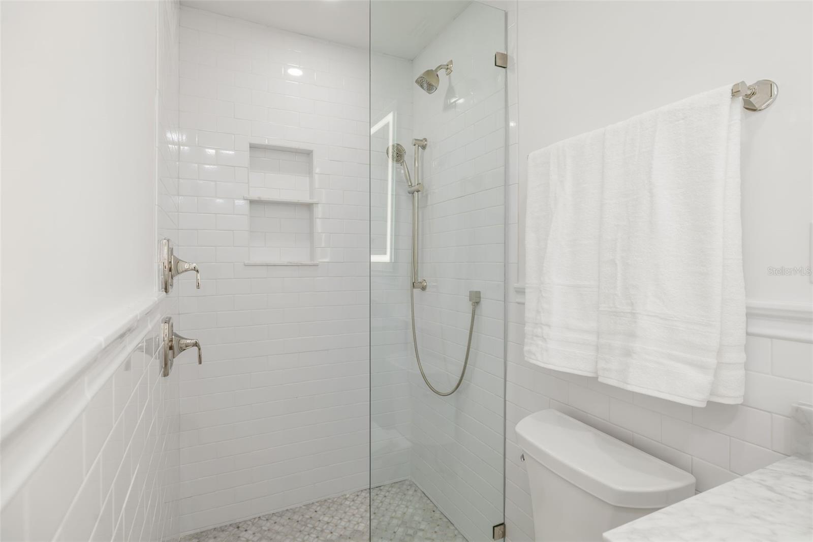 OYSTER BAY ESTATES - Residential