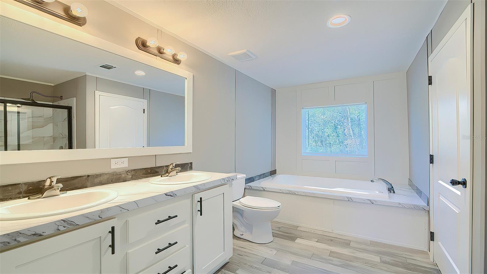 ENZO ESTATES - Residential