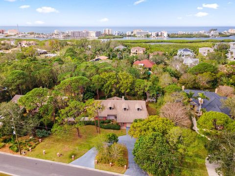 A home in SEMINOLE