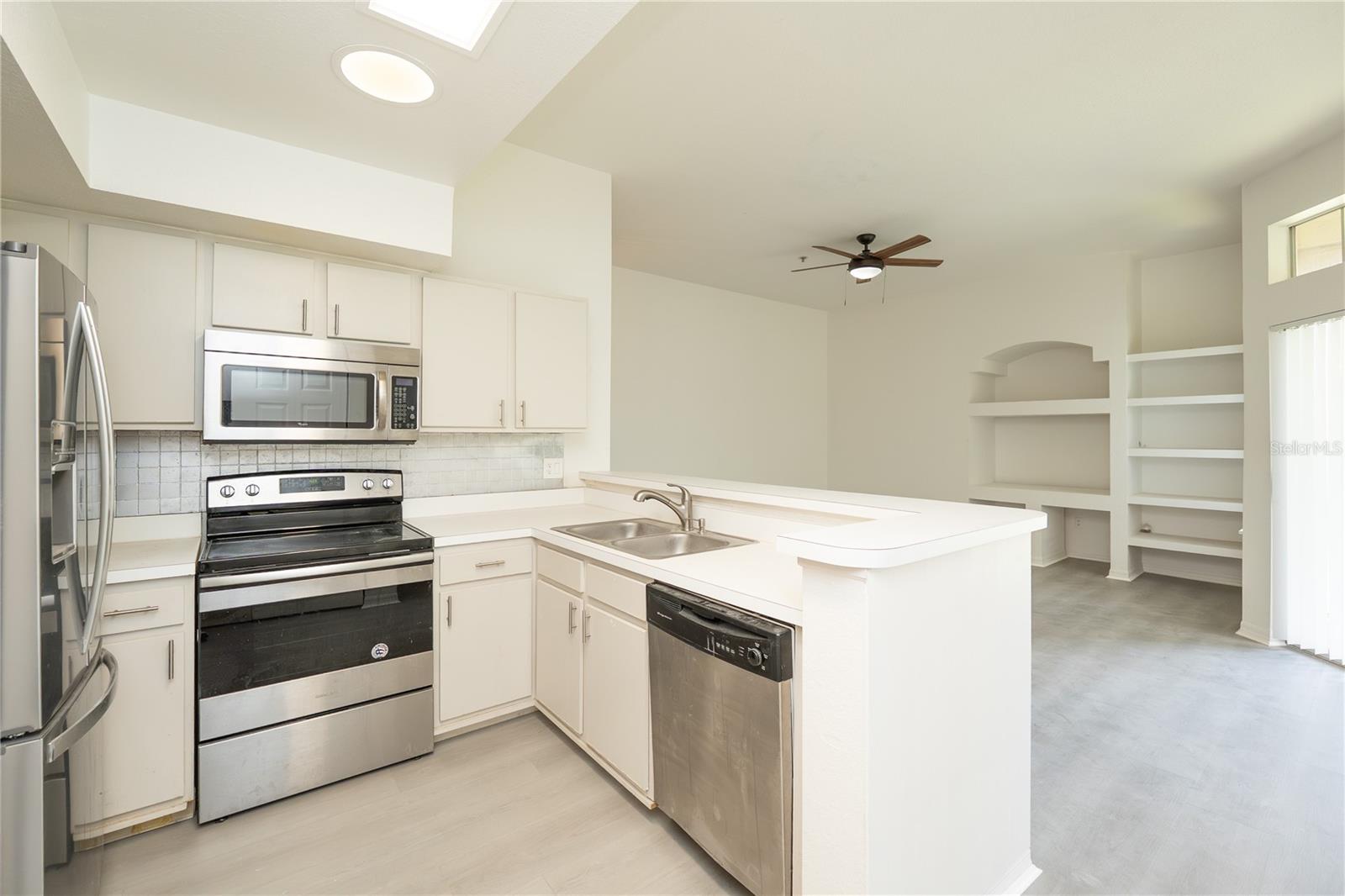7230 WESTPOINTE BOULEVARD 1233