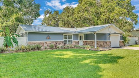 A home in LAKELAND