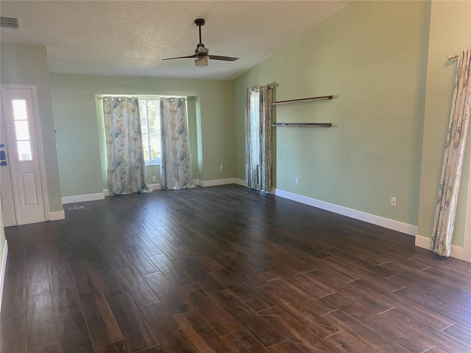 525 FEATHER TREE DRIVE