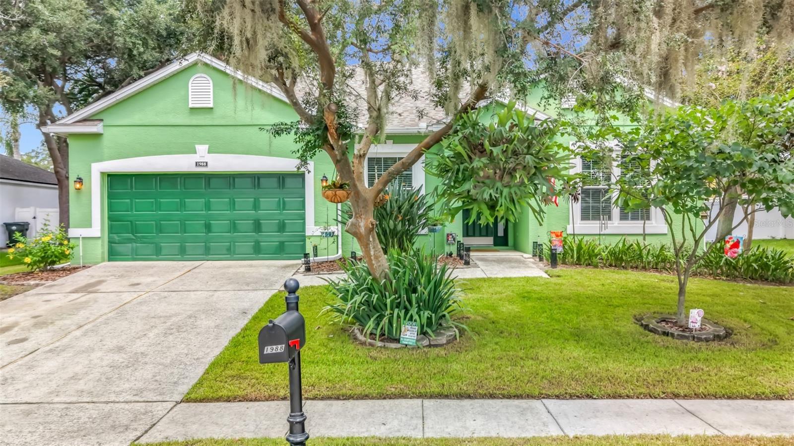 1988 ANCIENT OAK DRIVE