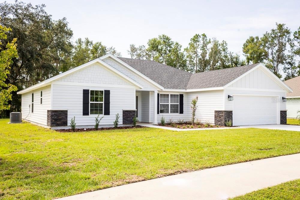 569 SW BELLFLOWER DRIVE