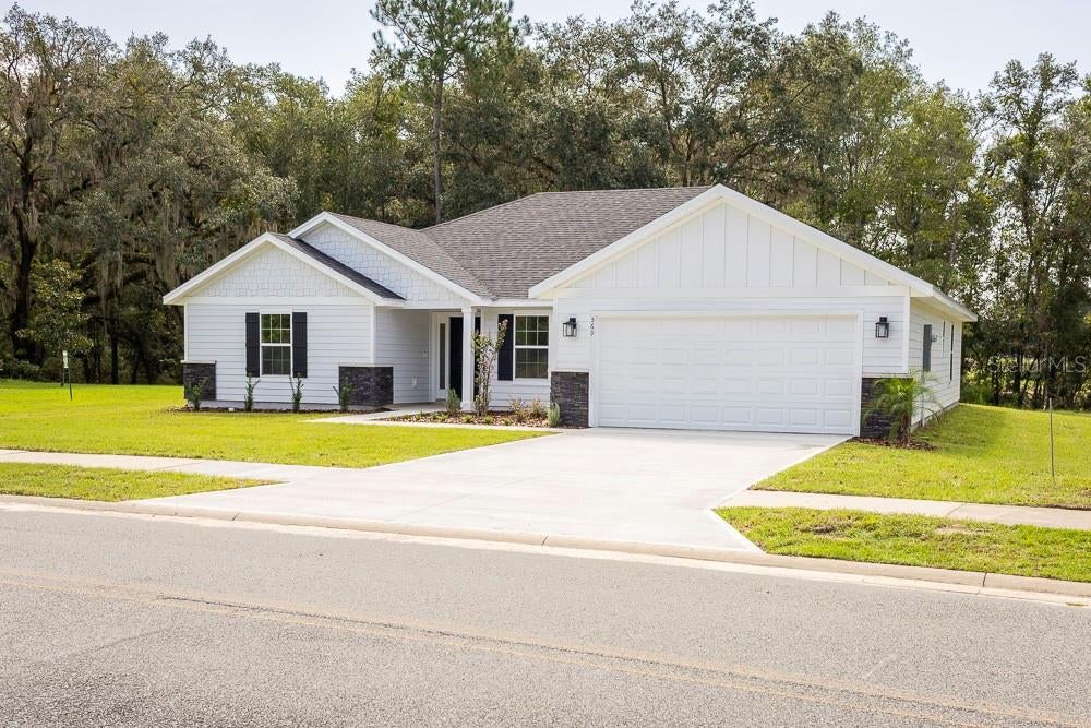 569 SW BELLFLOWER DRIVE