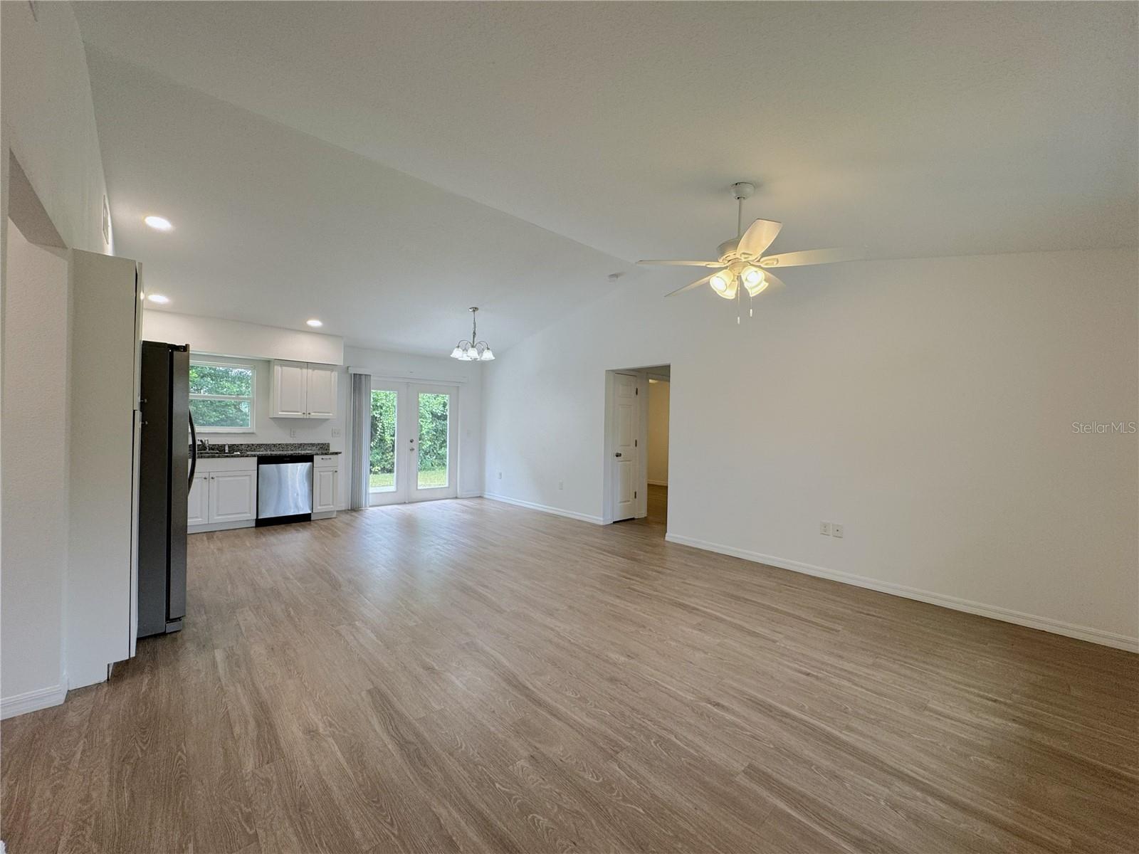 2811 GARFIELD STREET W