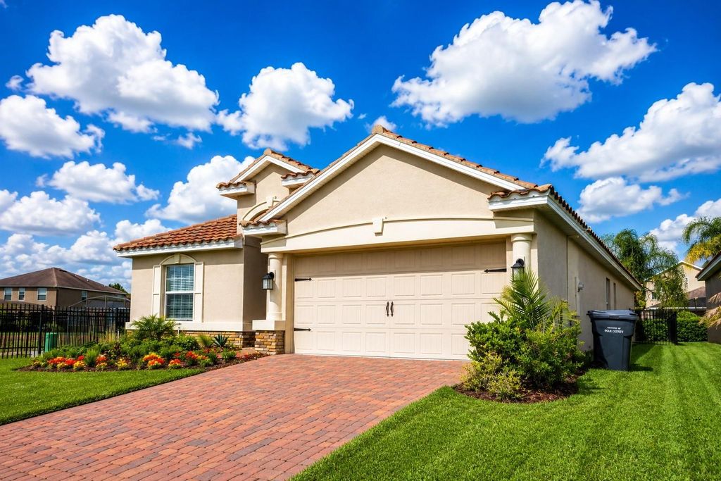 Photo of 2172 Lake Side Avenue, Davenport, FL 33837 (MLS # S5149553)