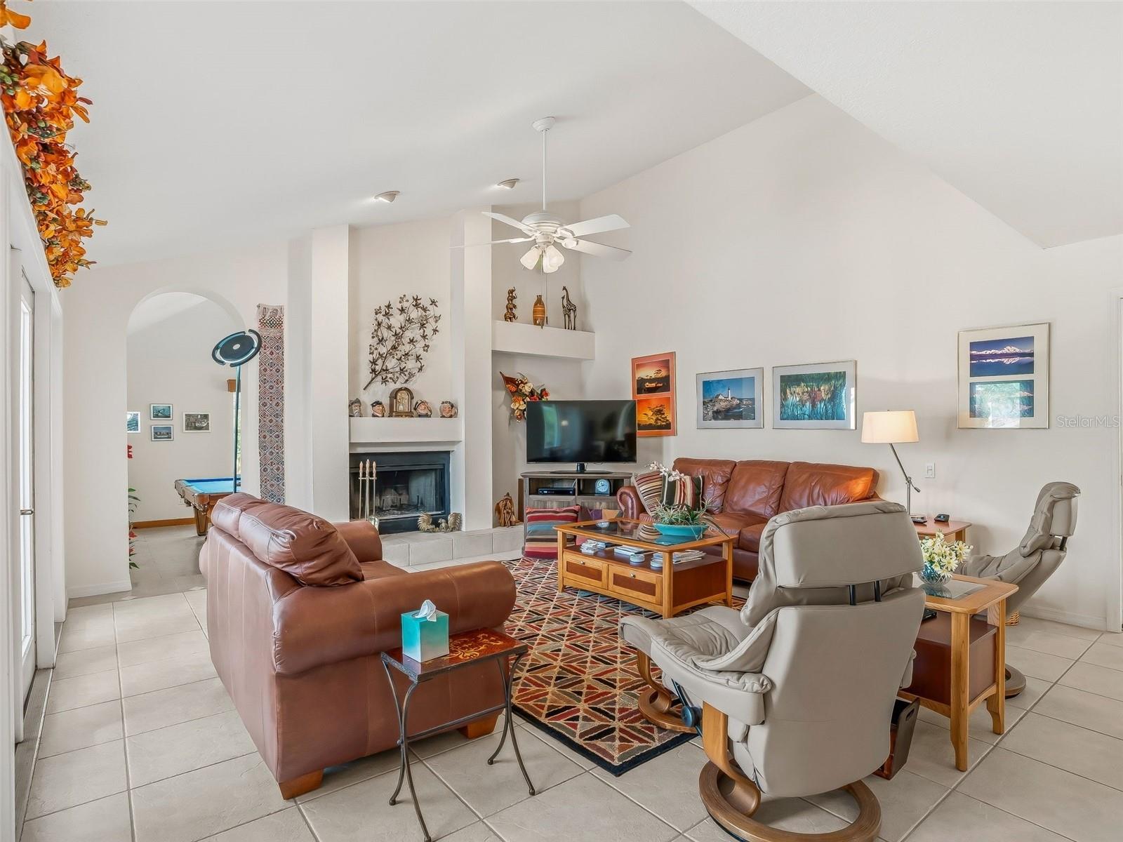 HARBOR HILLS UNIT 01 - Residential