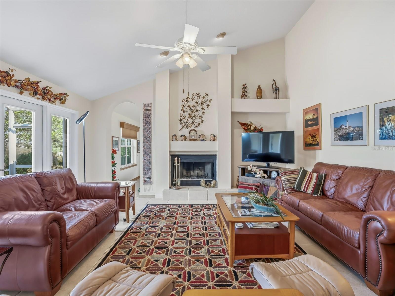 HARBOR HILLS UNIT 01 - Residential