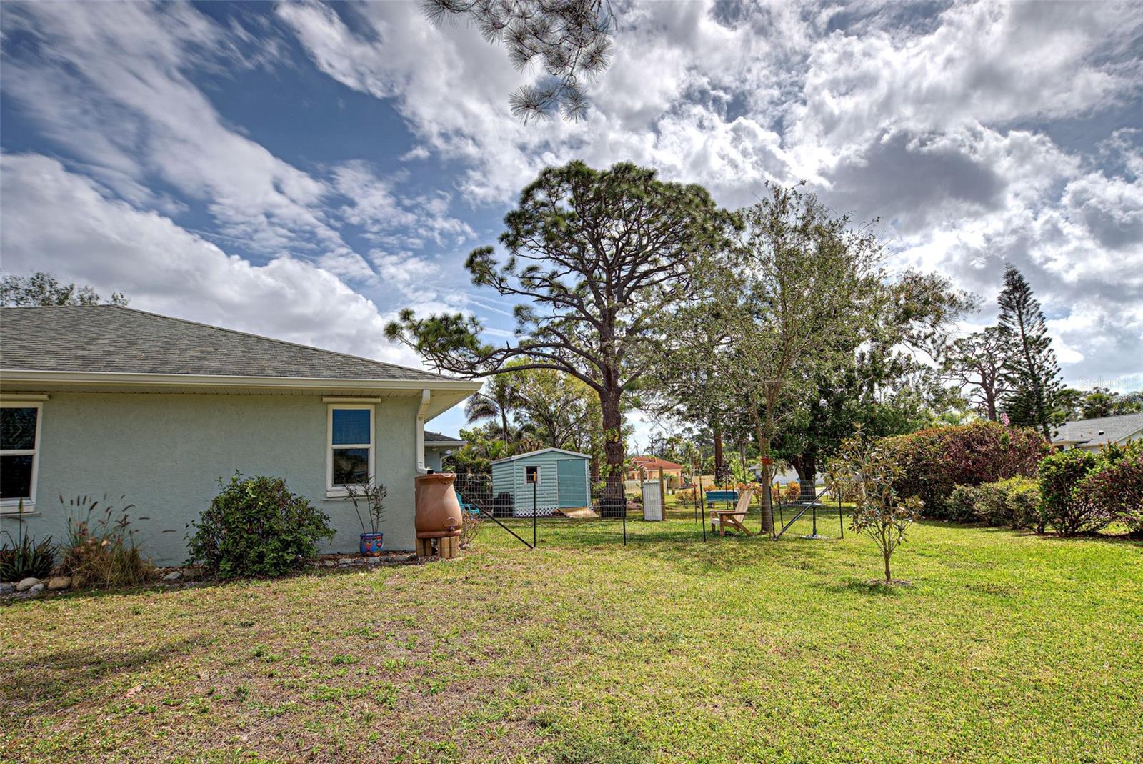 587 VIRIDIAN STREET