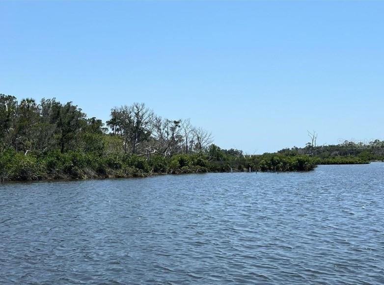 CARNAHANS E D ISLAND UNREC - Land