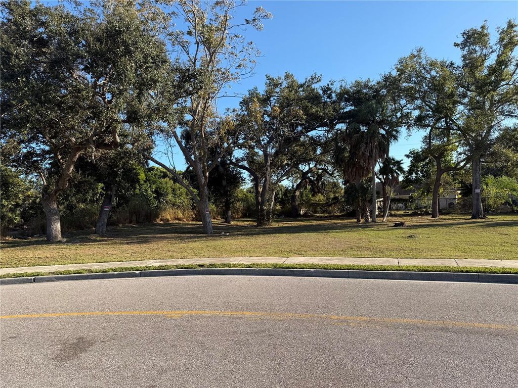 Photo of 1484 22nd Street, Sarasota, FL 34234 (MLS # O6374241)