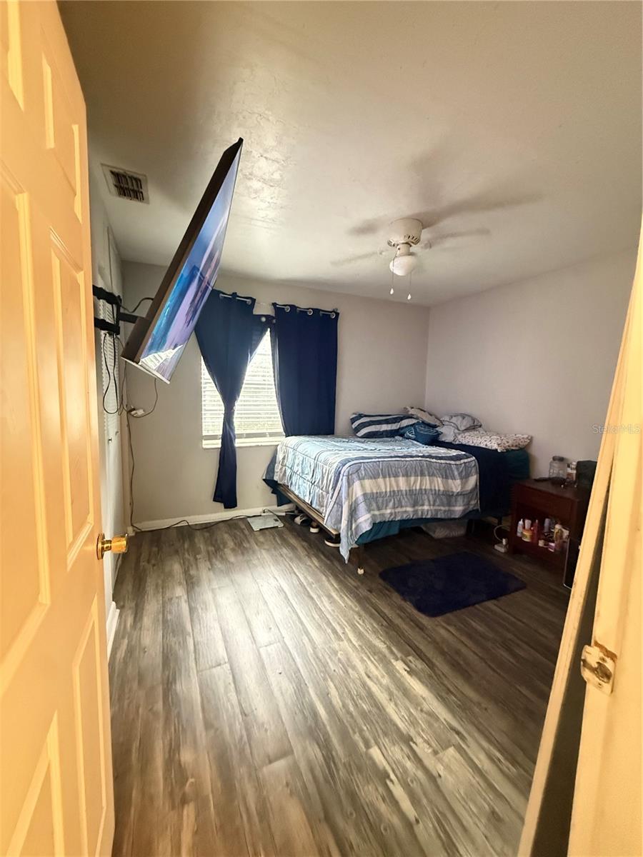 615 SW 11TH LANE
