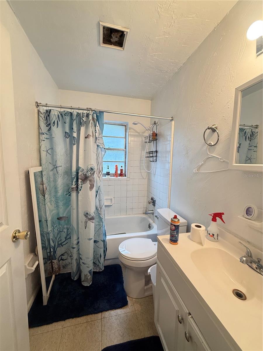 615 SW 11TH LANE