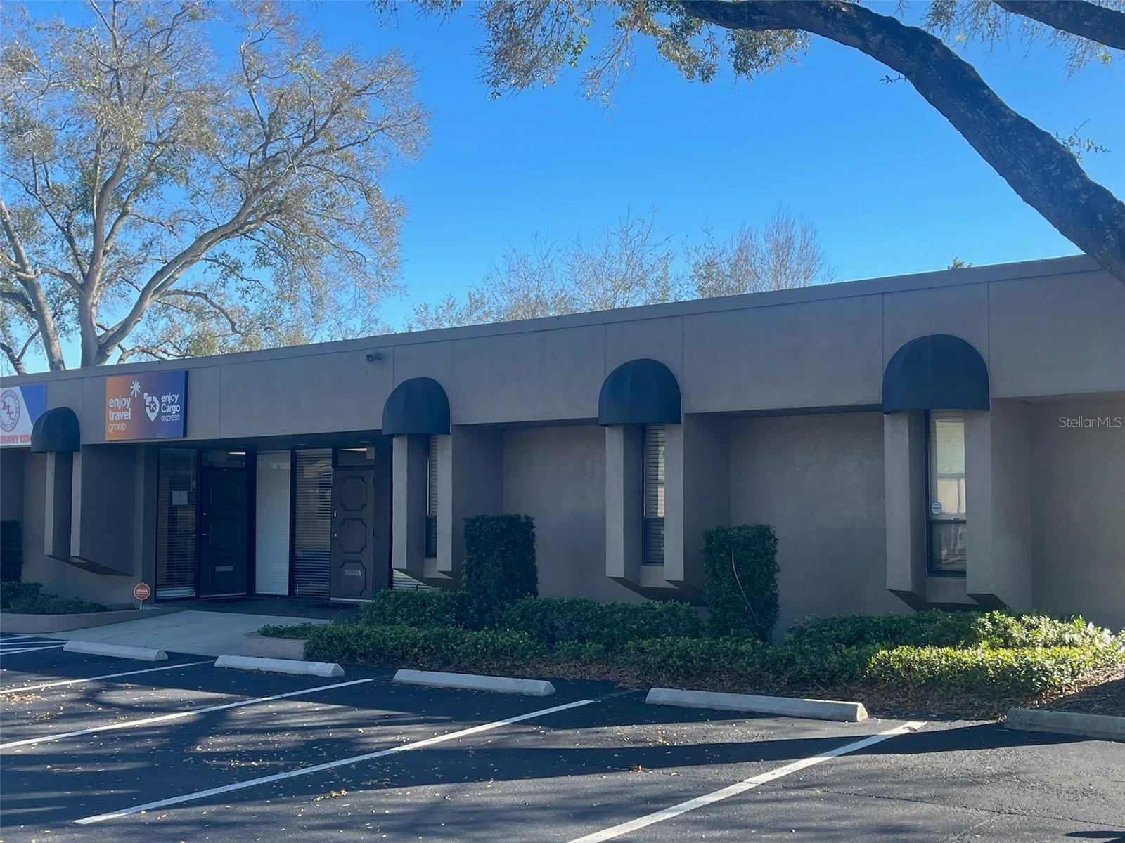 MOVE IN READY! Great opportunity for professional office space on Busch Blvd. between N. Blvd. and Armenia. Highly visible from the street plus there is a large Pilon Sign. Approximately 1650 Square Feet with a large reception area, conference room, 4 offices, a kitchen area and a large flex space in the front of the office. The unit boasts TWO BATHS! One bath is huge and comes with a shower, the other is handicap equipped. There is also a hook-up for WASHER AND DRYER!
Super location just off Interstate 275 and so convenient to Dale Mabry's restaurants and shops. Very light and bright!