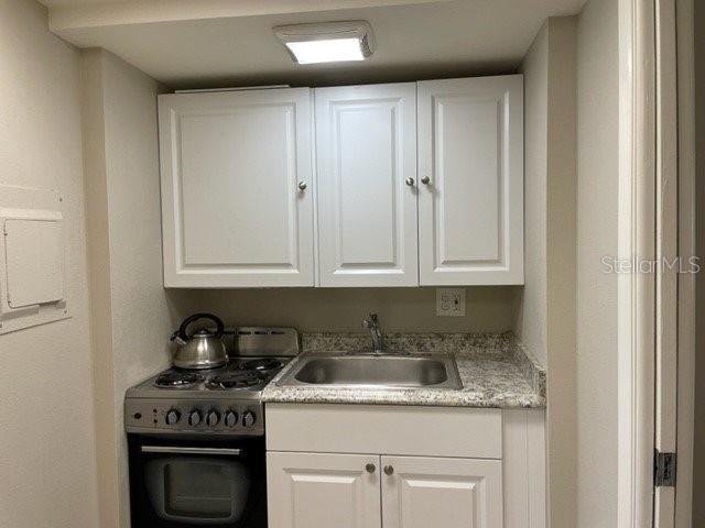 BUNKER OAKS - Residential Lease