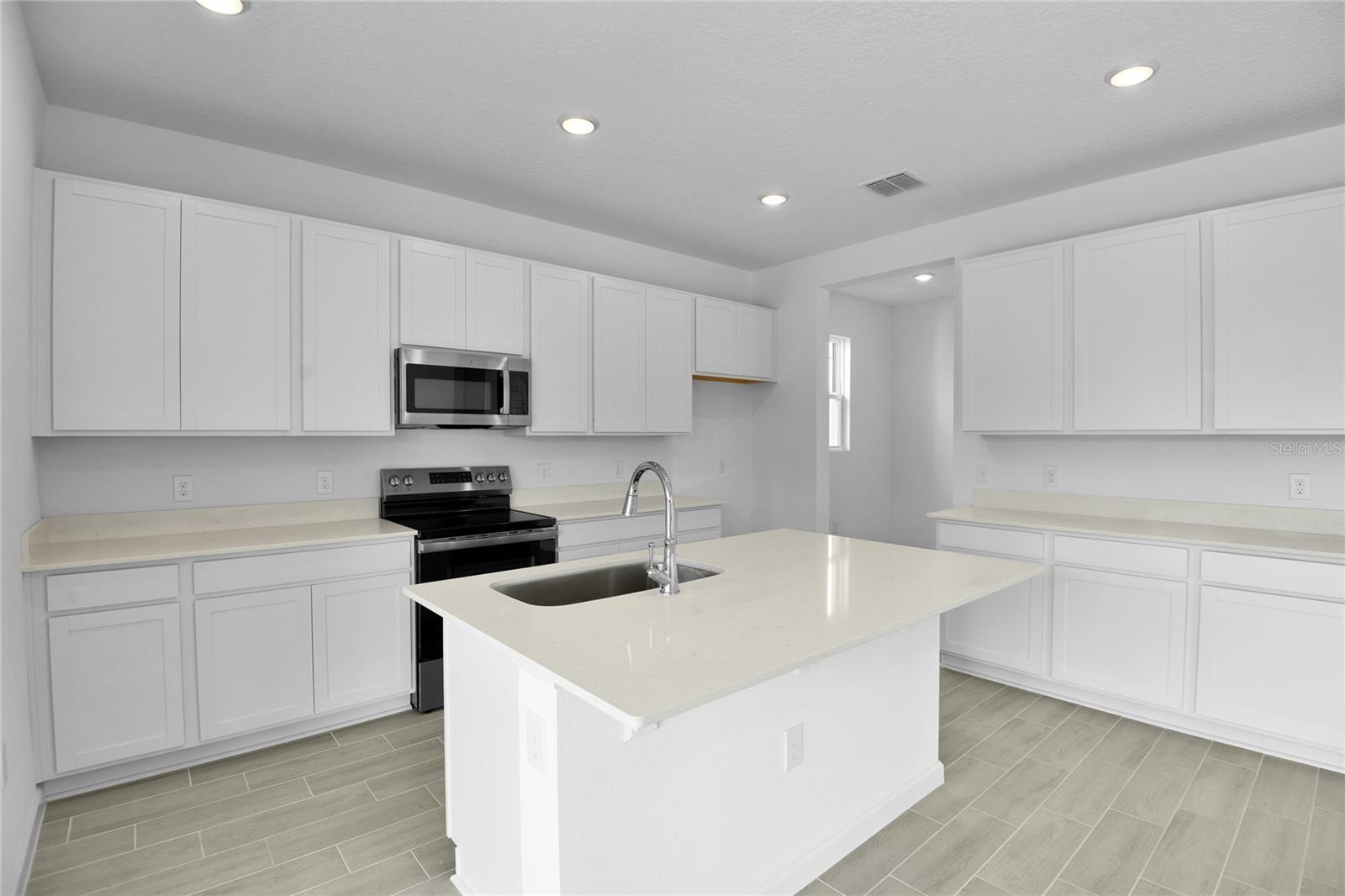 SEASONS AT MAGNOLIA POINTE - Residential