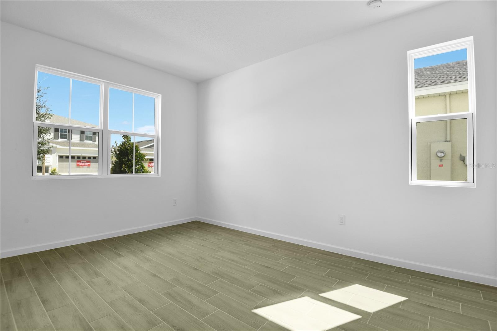 SEASONS AT MAGNOLIA POINTE - Residential