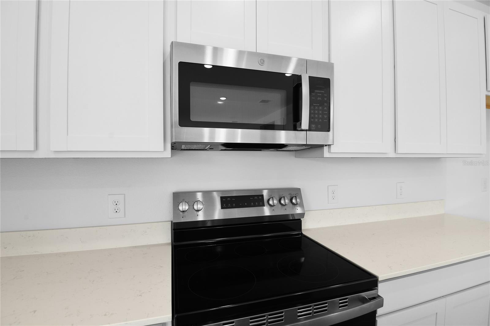 SEASONS AT MAGNOLIA POINTE - Residential