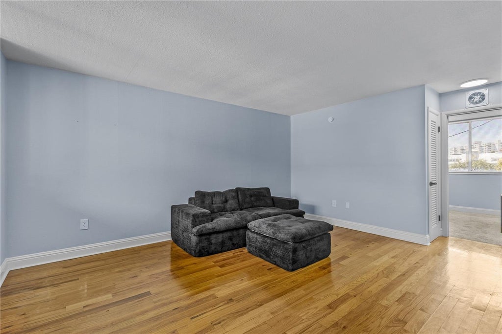 Photo of 1301 S Howard Avenue #B18, Tampa, FL 33606 (MLS # TB8543969)