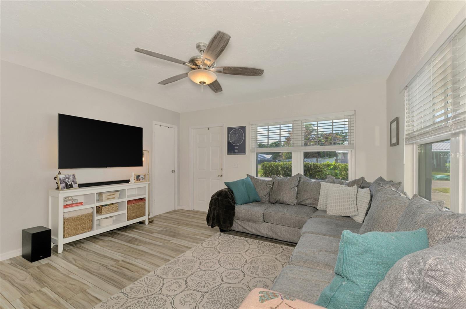 LYONSDALE - Residential