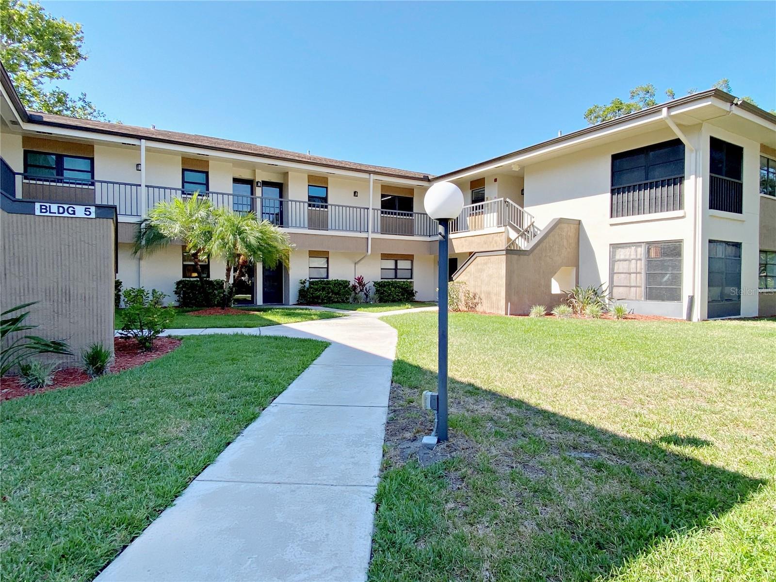 LANDINGS CONDO THE - Residential
